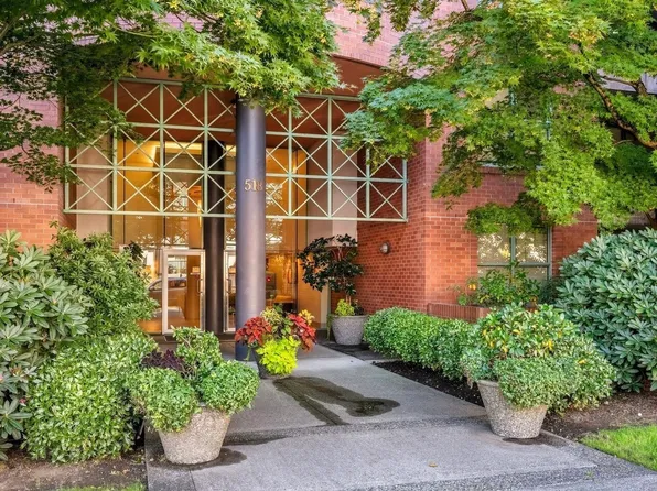 518 W 14th Ave #412, Vancouver, BC V5Z 1P5