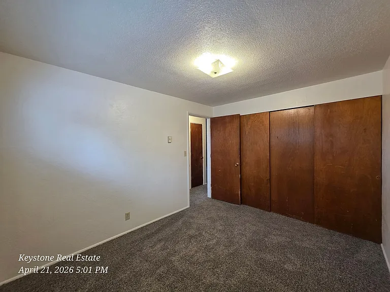 2785 Oak St — Photo 7