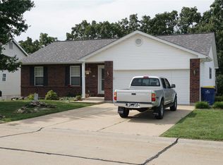32 Adventura Dr, Festus, MO 63028