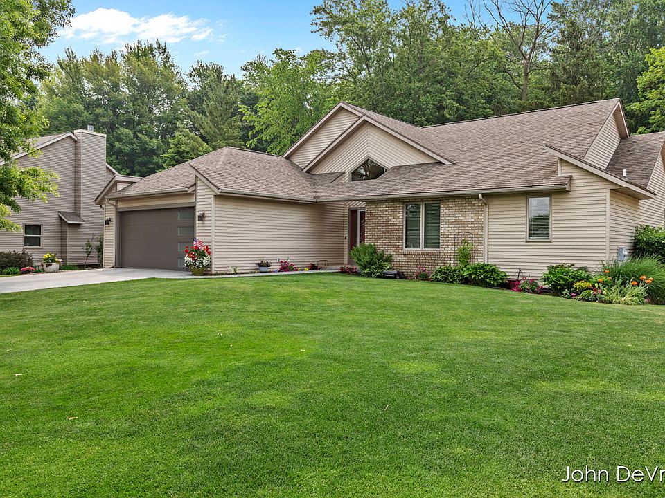 4474 Creek View Dr, Hudsonville, MI 49426 | Zillow