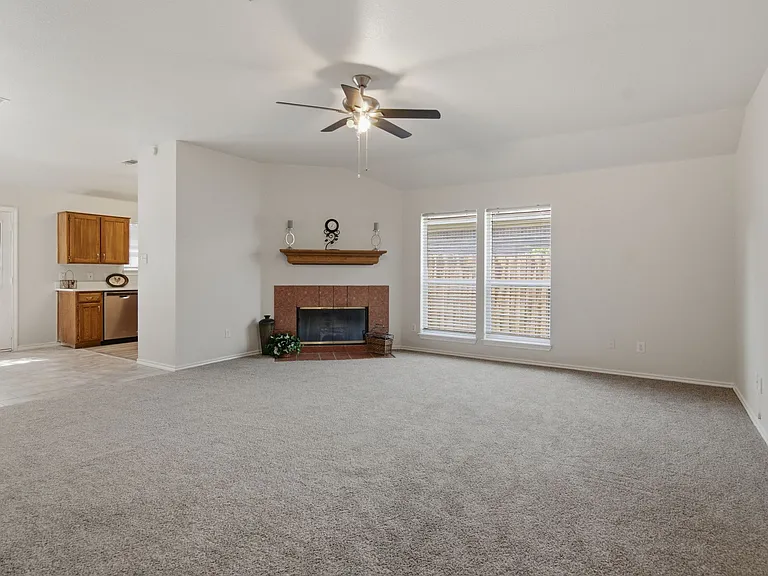 6317 Rockhaven Dr — Photo 5