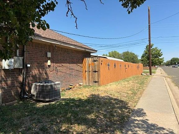 4th image of 5000 Carmel Ave