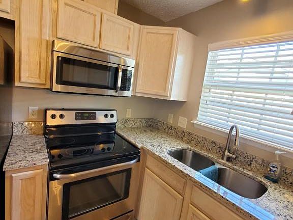 5th image of 3203 Westgate Dr