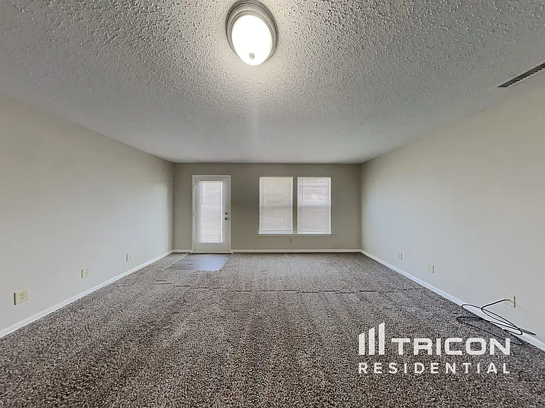 6796 W Stansbury Blvd — Photo 2