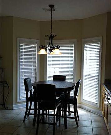 4th image of 1112 Periwinkle Dr