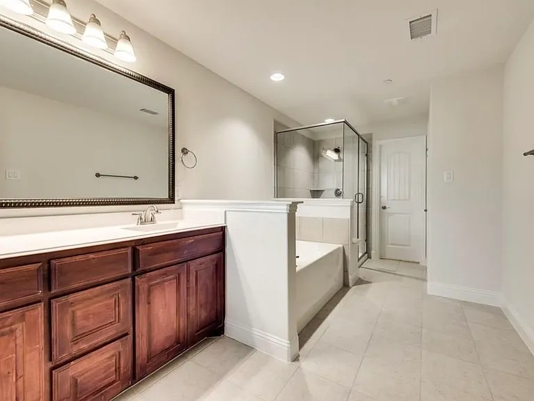 1231 Wiltshire Dr — Photo 25
