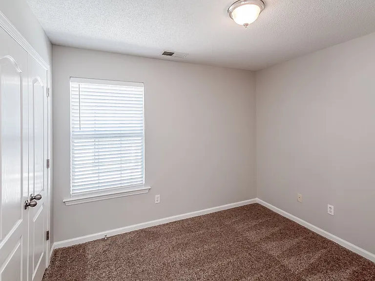 10182 Sorrento Pl — Photo 11
