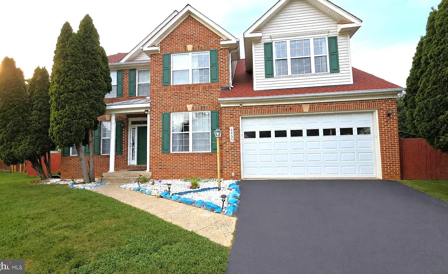 5 bed, 3.5 bath, 3750 sqft, $3,999 — Photo 1