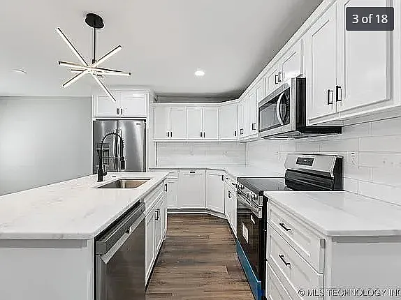 3 bed, 2.5 bath, 1657 sqft, $1,950 — Photo 3