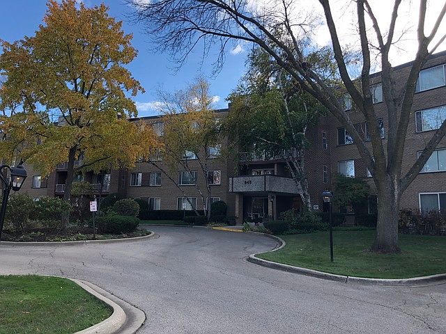 1st image of 945 E Kenilworth Ave Unit 428