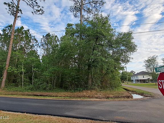 3rd image of Avenue D Lot 1-4