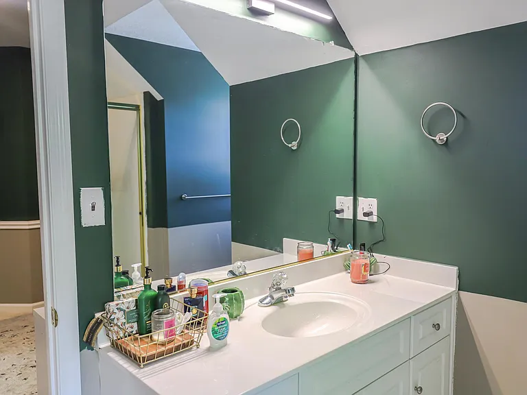 3007 Saint James Pl — Photo 15