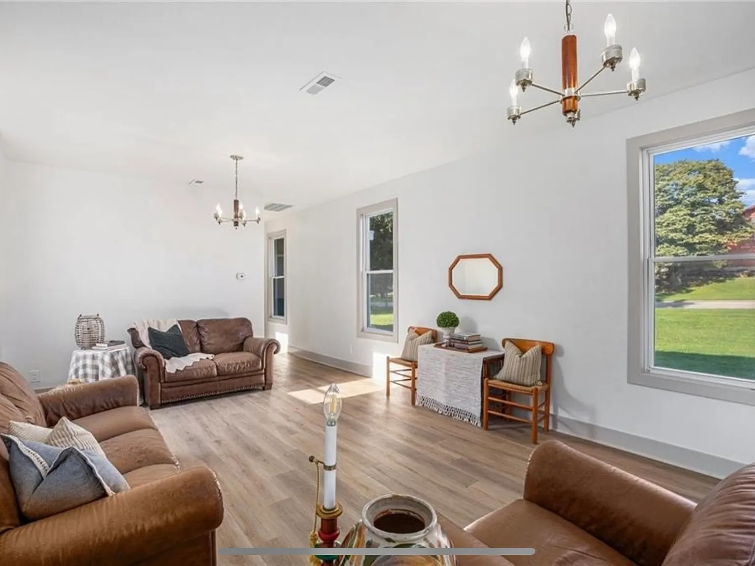 3 bed, 1307 sqft, $1,691 — Photo 4