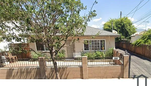 2739 Del Mar Ave
