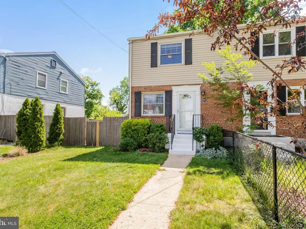 5647 Fenwick Dr, Alexandria, VA 22303