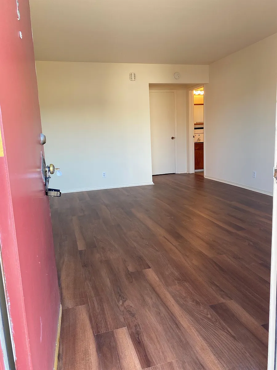 Building Photo - 796 Masson Ave #6