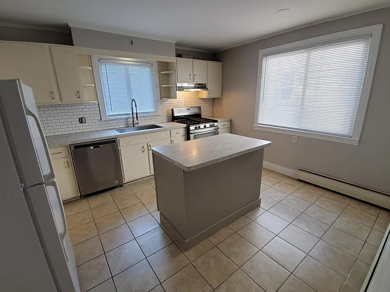 507 Oxford St #1 — Photo 5