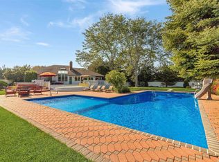 92 Henry Lewis Ln, Riverhead, NY 11901