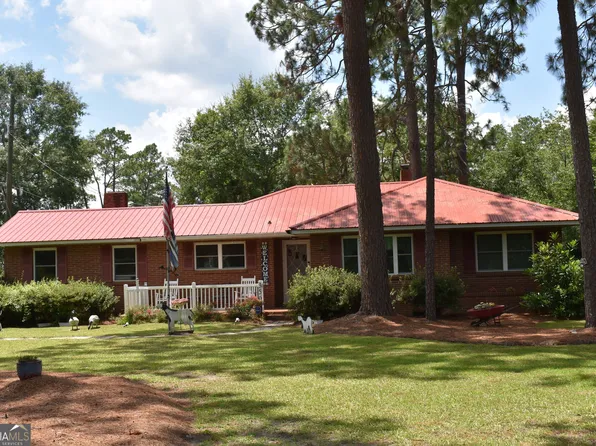 350 S College St, Metter, GA 30439