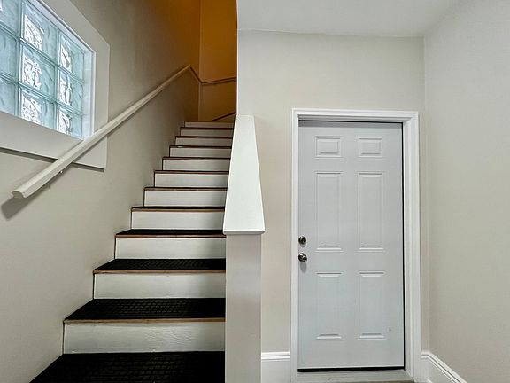 2nd image of 226 Arlington St APT 2