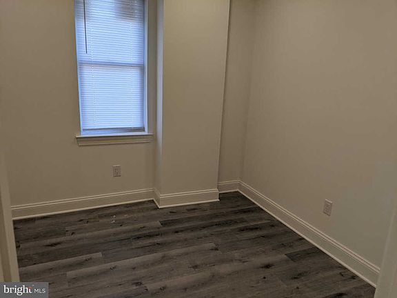5th image of 1700 S Yewdall St Floor 2