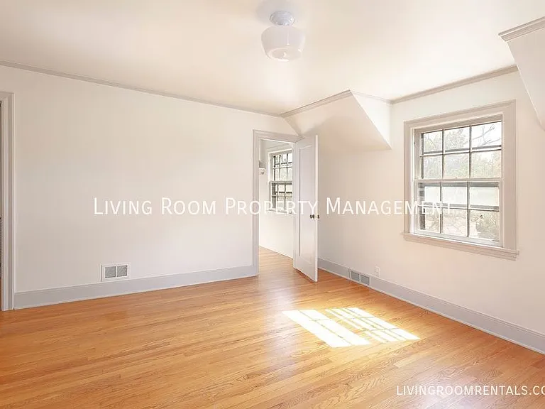 6445 N Williams Ave — Photo 10