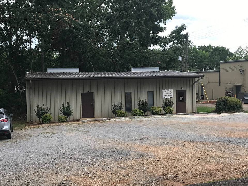 2nd image of 136 Worl Ave W