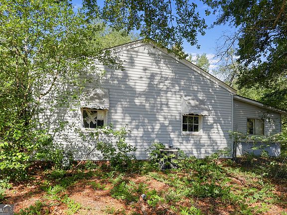 4th image of 2226 Killebrew Ave