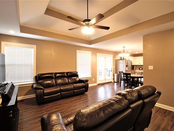 2nd image of 819 Bogard Ln