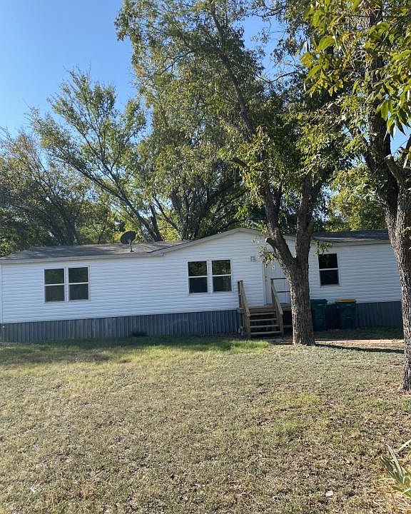 1st image of 204 Logan Ln