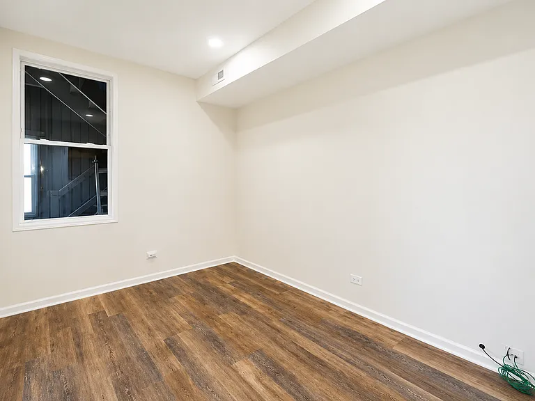 1016 N Ridgeway Ave #1R — Photo 8