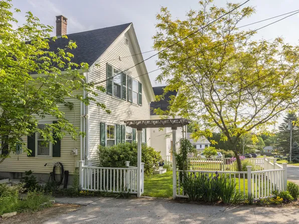 11 Maple Street, Camden, ME 04843