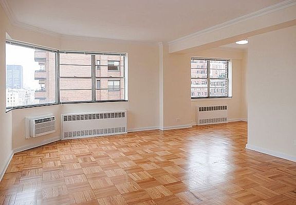 4th image of 40 E 89th St APT 17C
