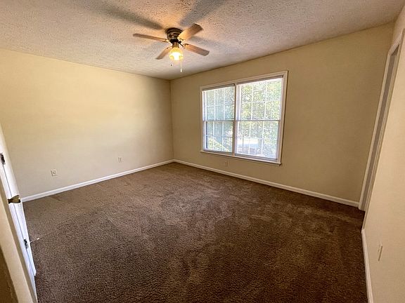 5th image of 107 Barrington Dr APT 4
