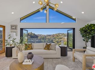 8280 Grand View Dr, Los Angeles, CA 90046