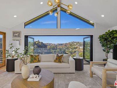 8280 Grand View Dr, Los Angeles, CA, 90046