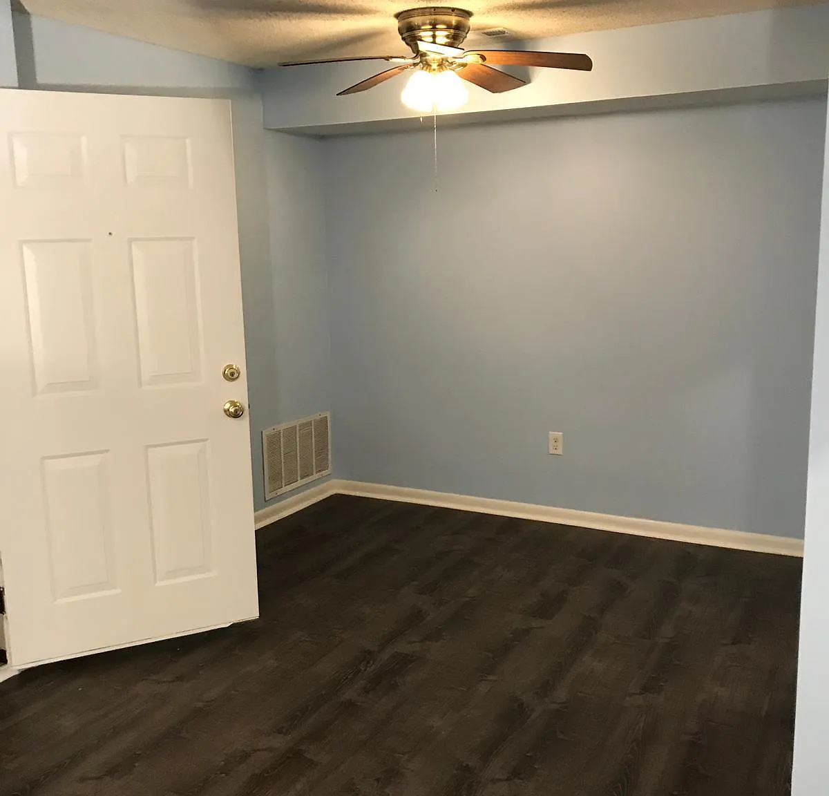 5004 Ravens Crest Dr — Photo 1