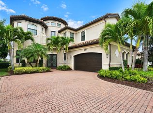 8247 Lost Creek Ln, Delray Beach, FL 33446