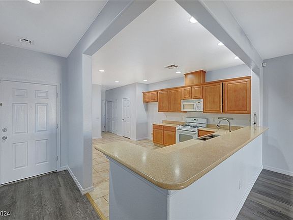 5th image of 8664 Deering Bay Dr