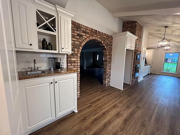 2nd image of 4527 Stillwood Ln