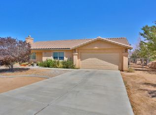 14177 Pawnee Rd, Apple Valley, CA 92307