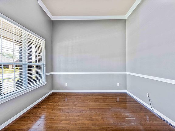 5th image of 2609 Whitehill Dr