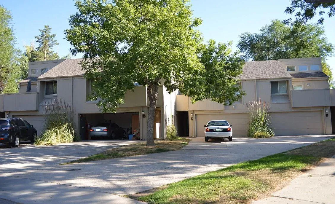 1600 Edora Ct — Photo 2