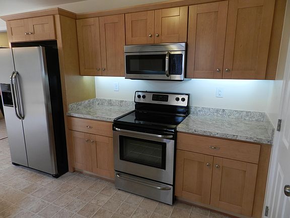 2nd image of 5025 Bay Cir