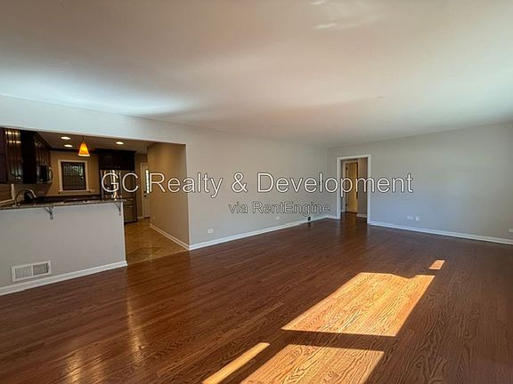 5th image of 833 N Patton Ave