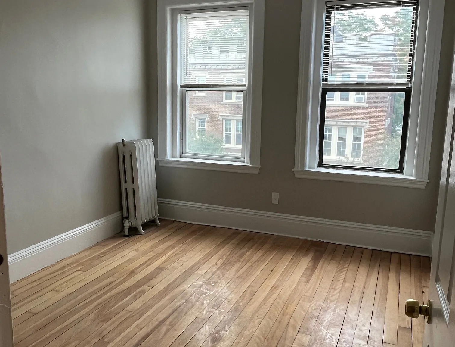 5 bed, 1340 sqft, $4,400 — Photo 2