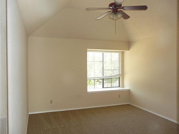 4th image of 788 Gastonia Ln
