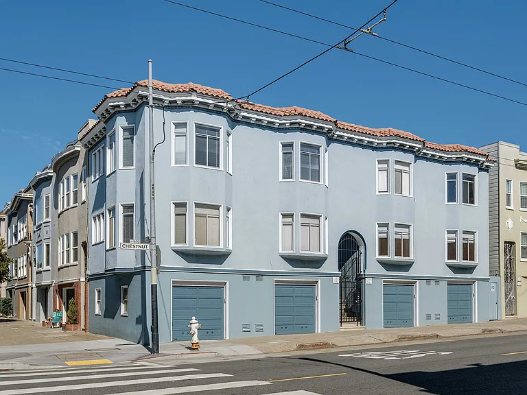1586 Chestnut St — Photo 23