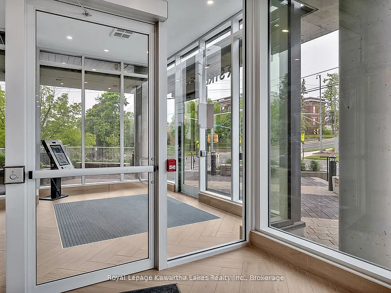 195 Hunter St E #302 — Photo 4