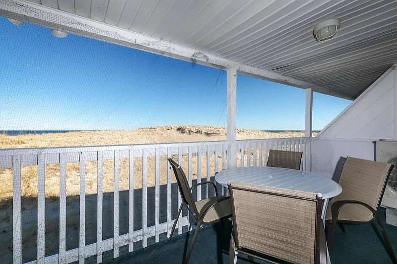 2 bed, 500 sqft, $2,400 — Photo 1